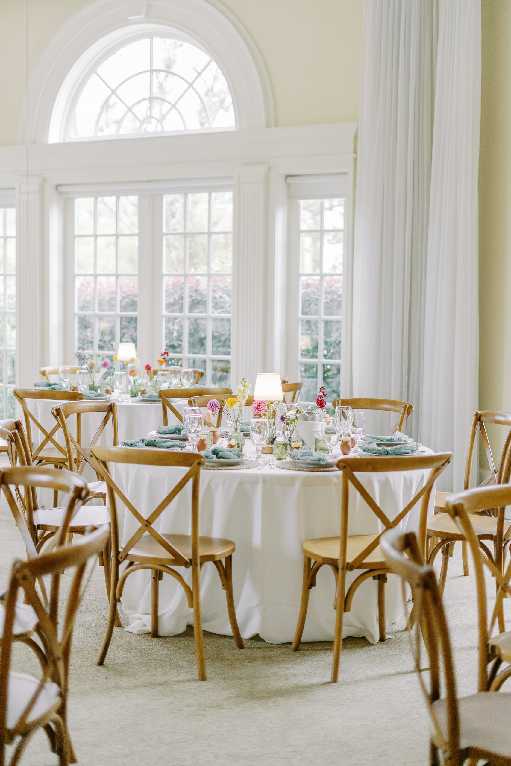Reception table decor at Vizcaya photographed by Sacramento wedding photographers