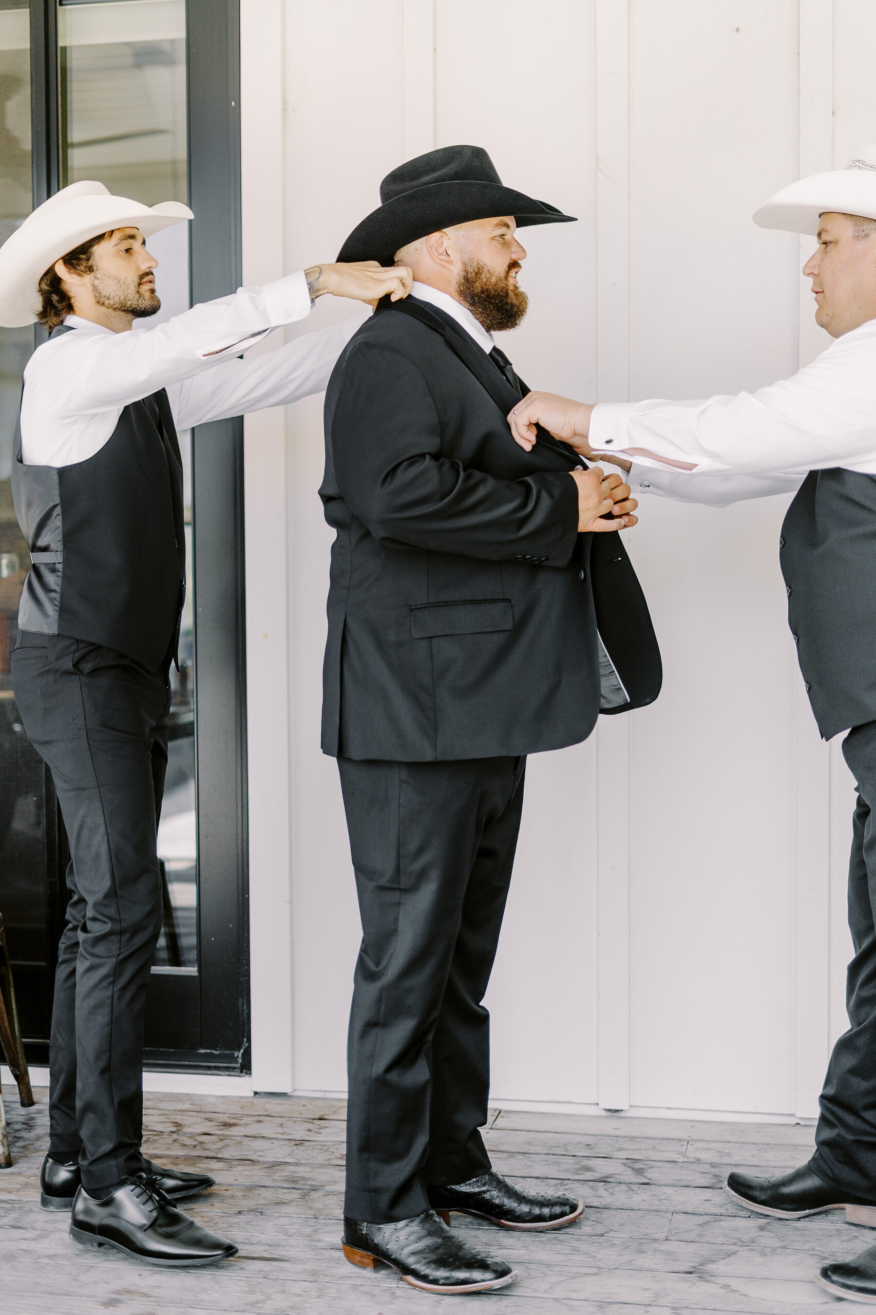 a groom gets ready for his Sonoma winery wedding