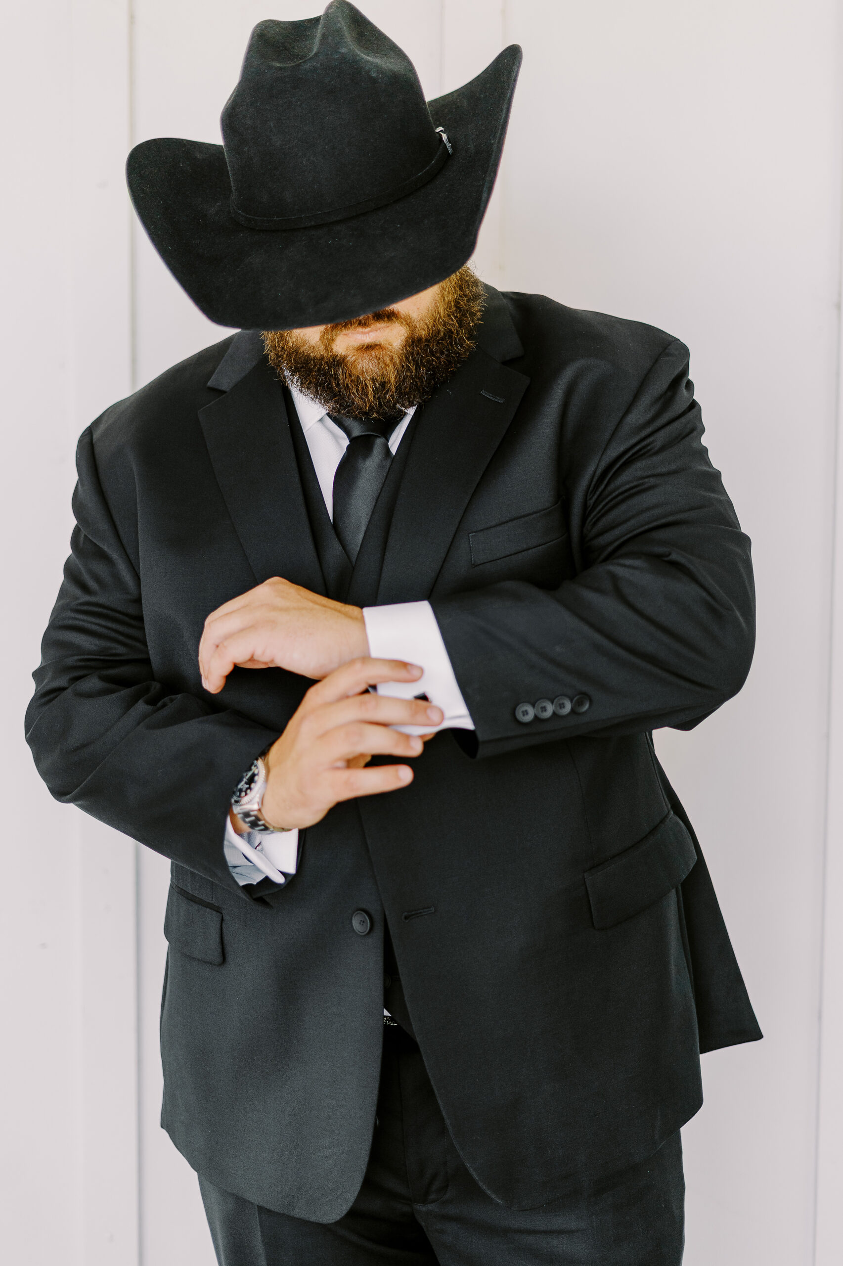 a groom gets ready for his Sonoma winery wedding