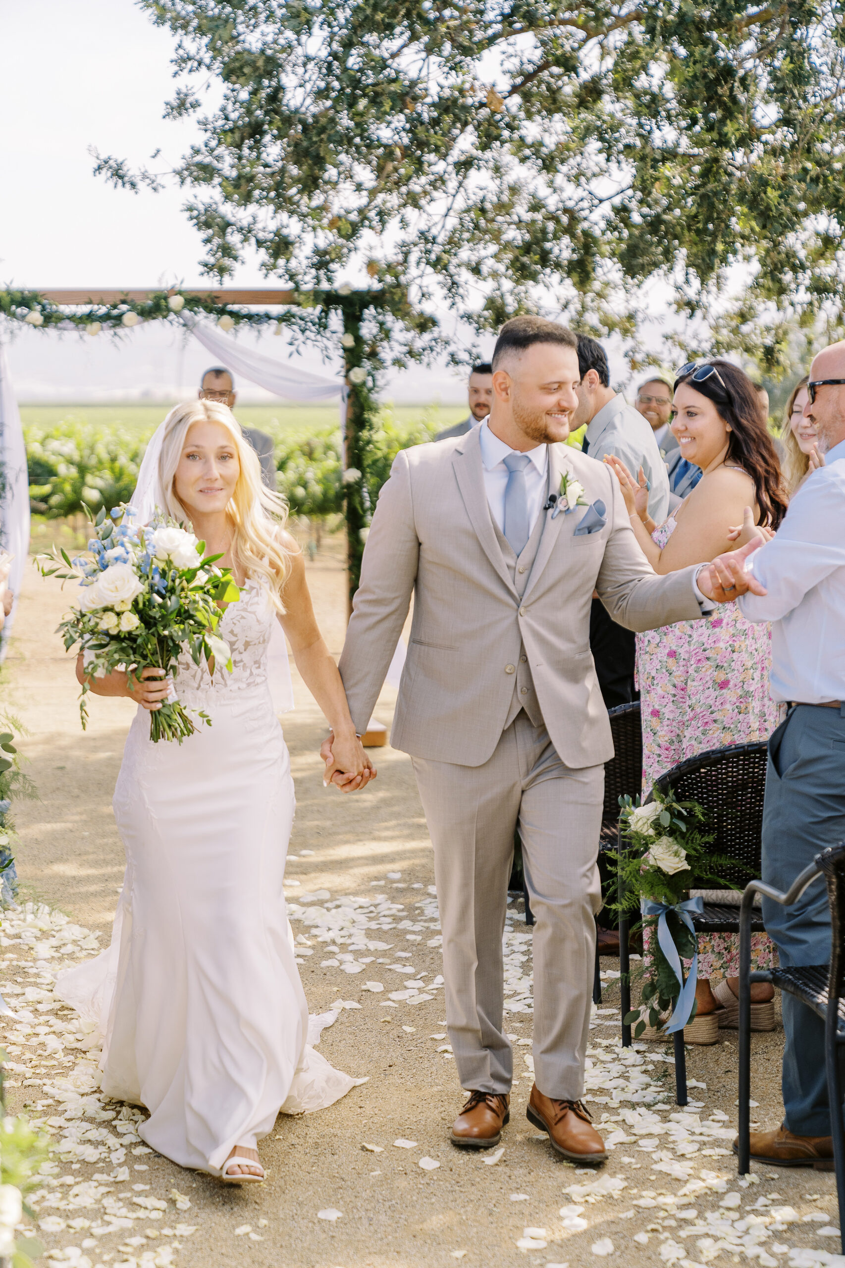 grindstone winery wedding ceremony photos by Sacramento wedding photographers Adrienne and Dani Photography 