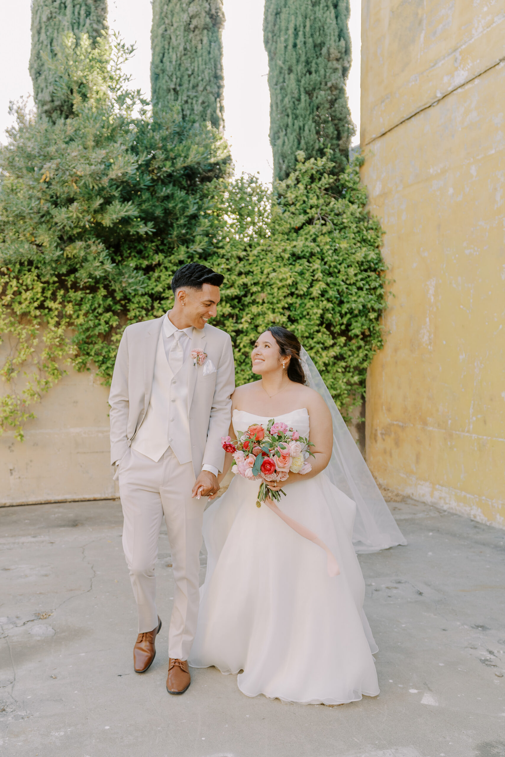 the willow ballroom wedding bride and groom portrait photos by sacramento wedding photographers