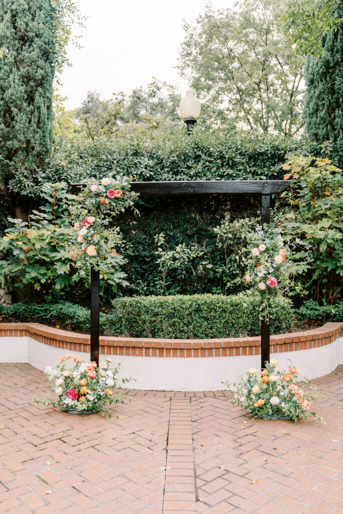 courtyard ceremony decor at Vizcaya photographed by Sacramento wedding photographers