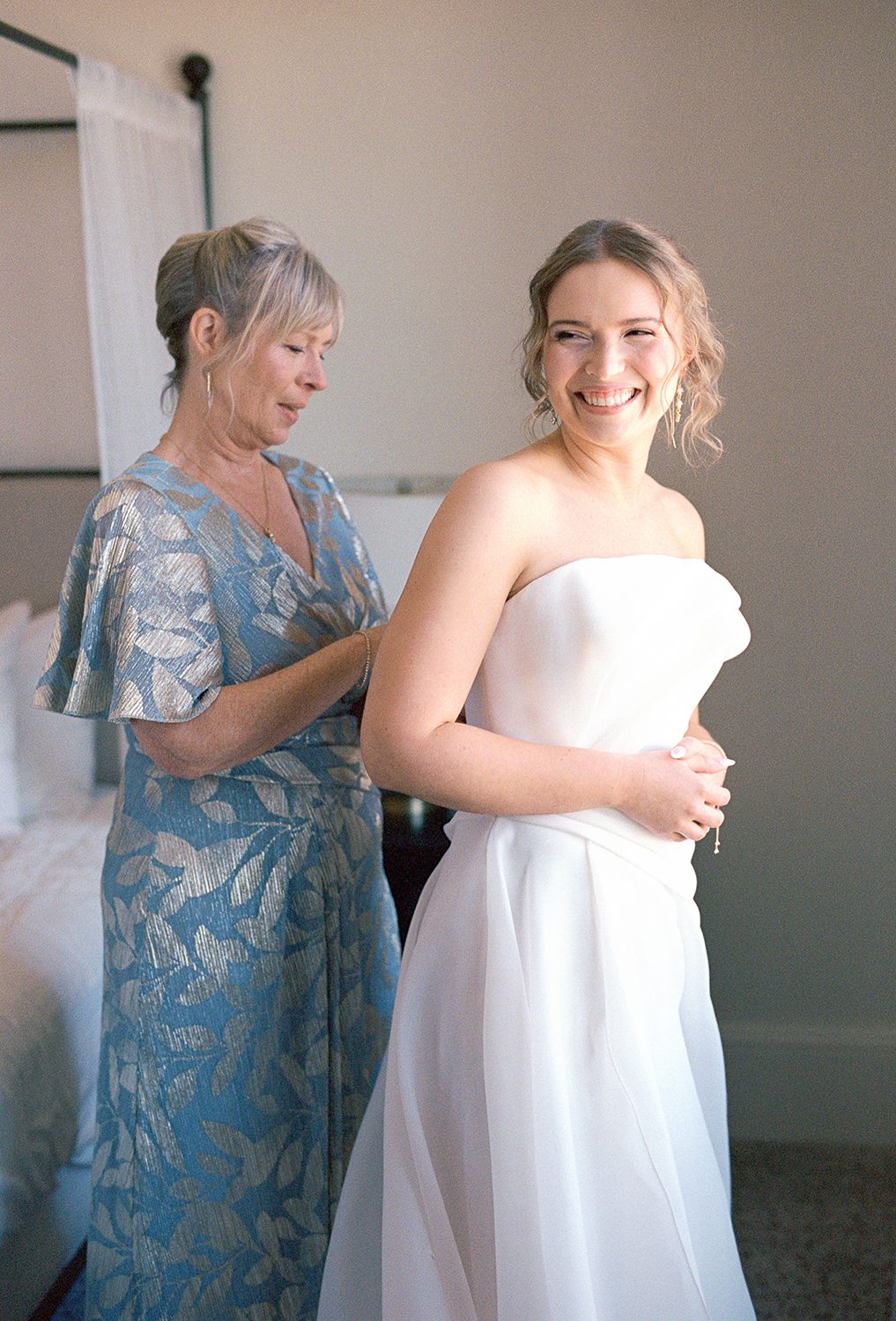 hotel winters wedding 35mm film wedding photos by Sacramento wedding photographers
