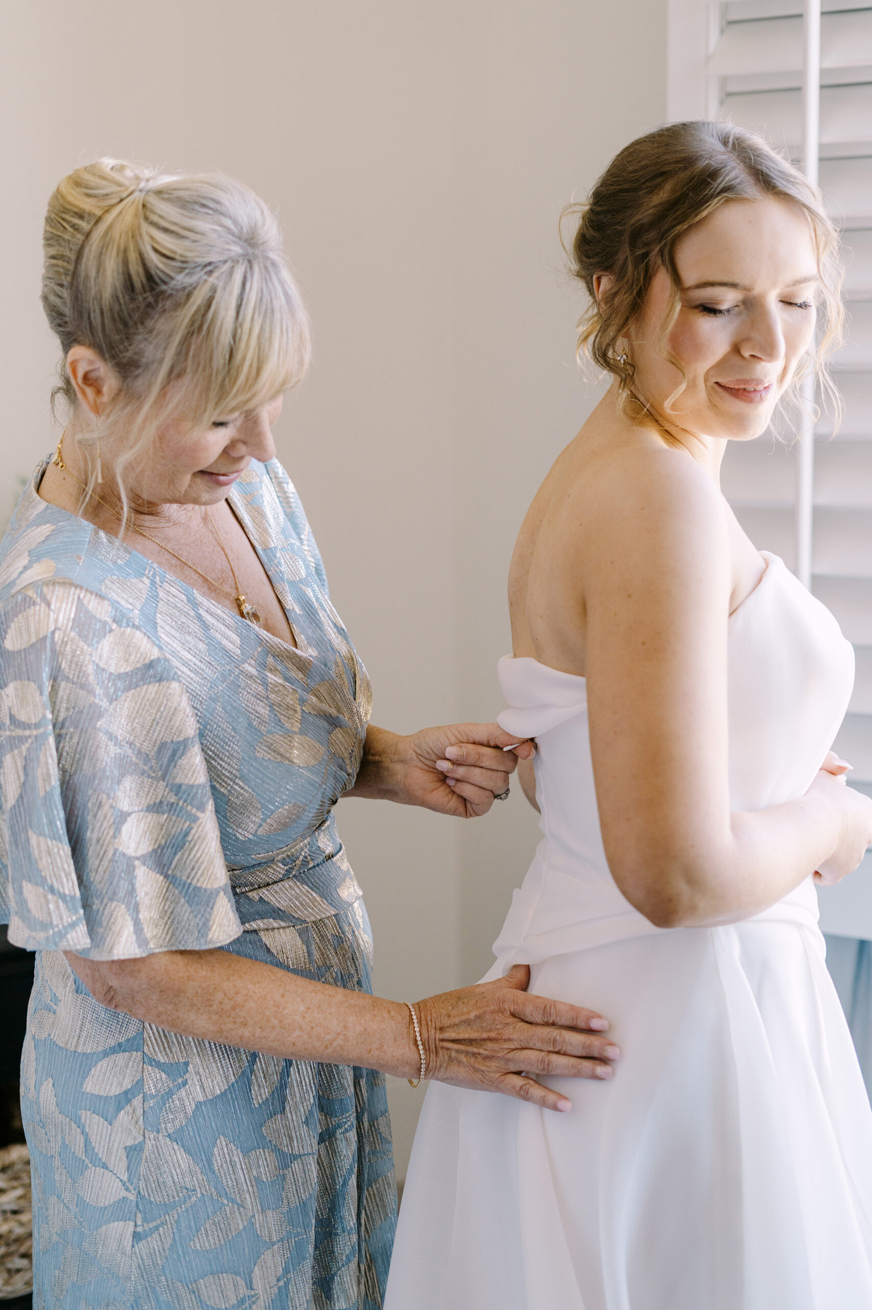 hotel winters wedding by Sacramento wedding photographers